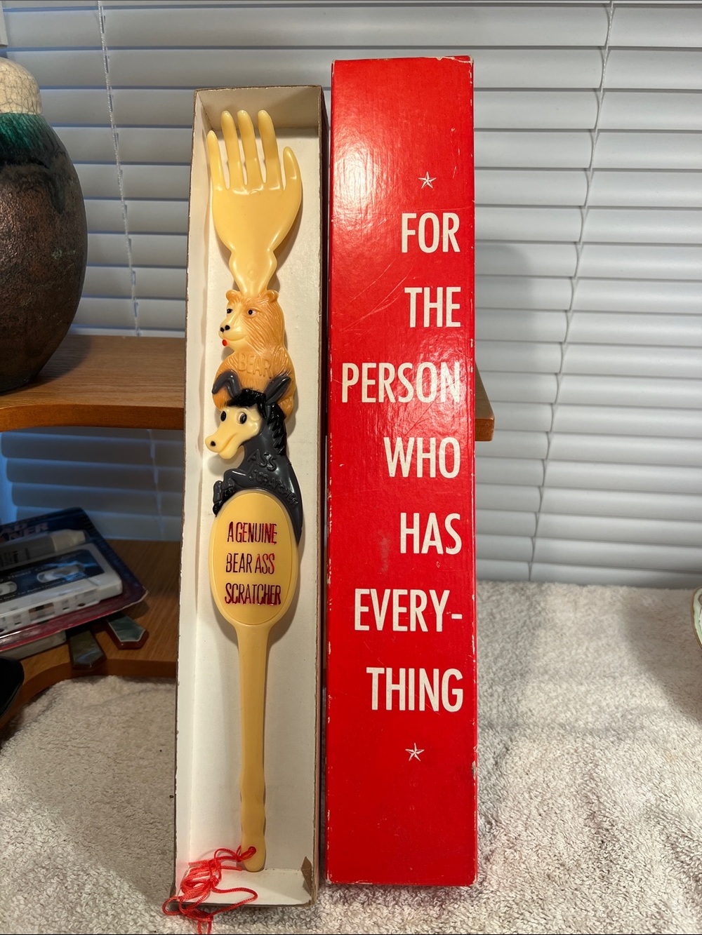 Vintage Genuine BEAR ASS SCRATCHER Plastic Back Hand Donkey Brown Bear